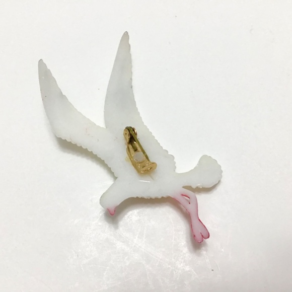 Vintage Seagull Plastic Brooch Pin Made in Hong Kong - Picture 5 of 8